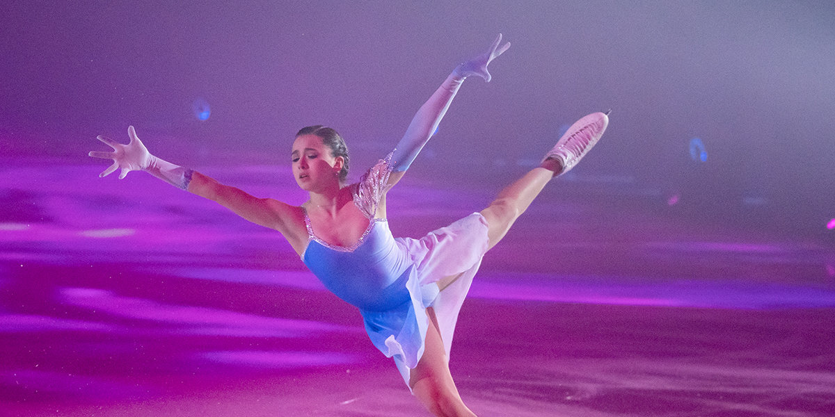 Валиева впервые после Олимпиады вышла на московский лед. Самые красивые кадры шоу