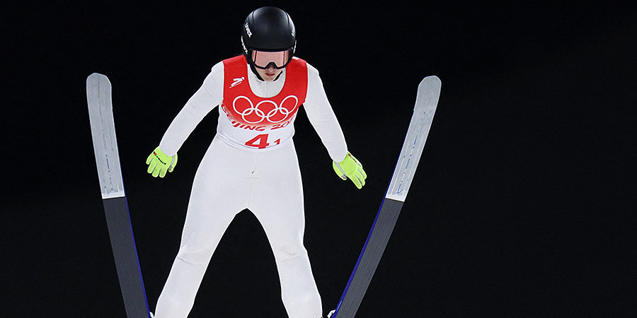 Россиянку Махиню увели на допинг-контроль после серебряного выступления в прыжках на лыжах с трамплина на Олимпиаде