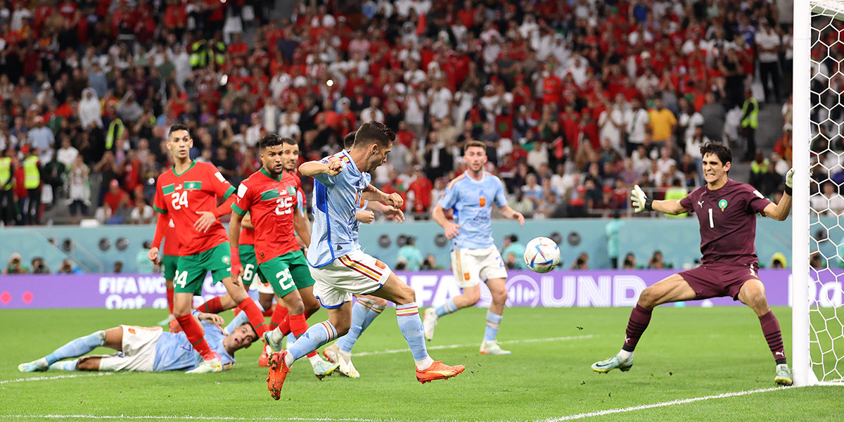 Сборная Испании в матче ЧМ-2022 с Марокко сыграла в несовременный футбол, считает Аршавин