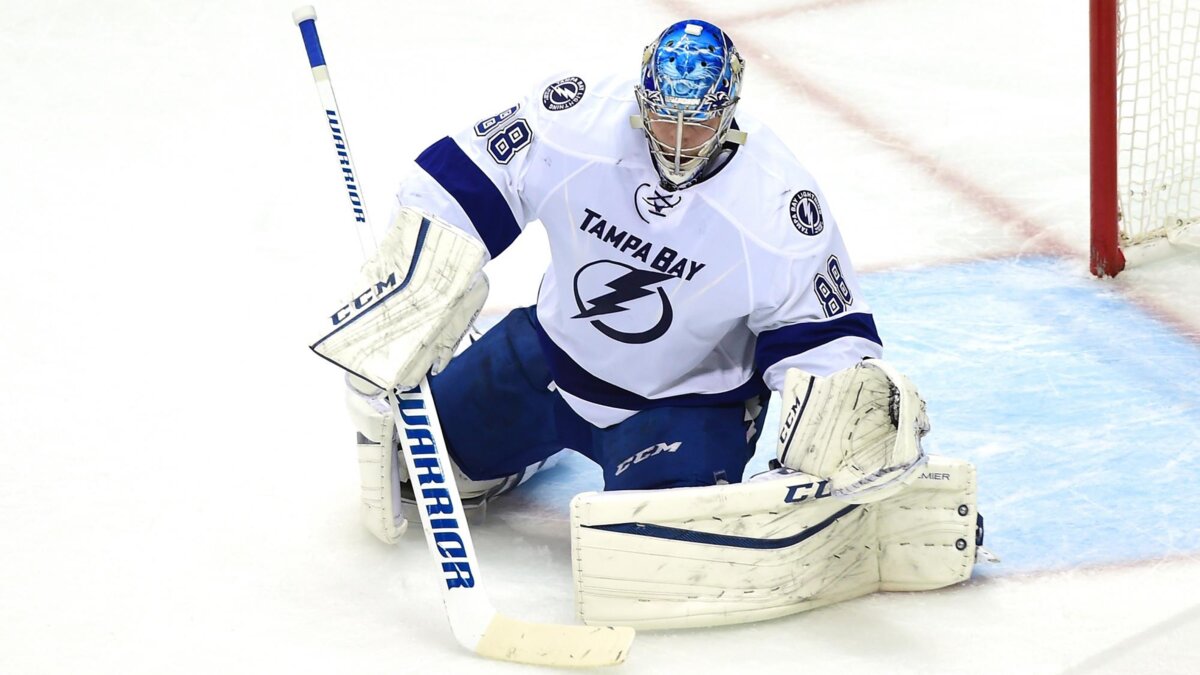 Василевский – вторая звезда дня в НХЛ