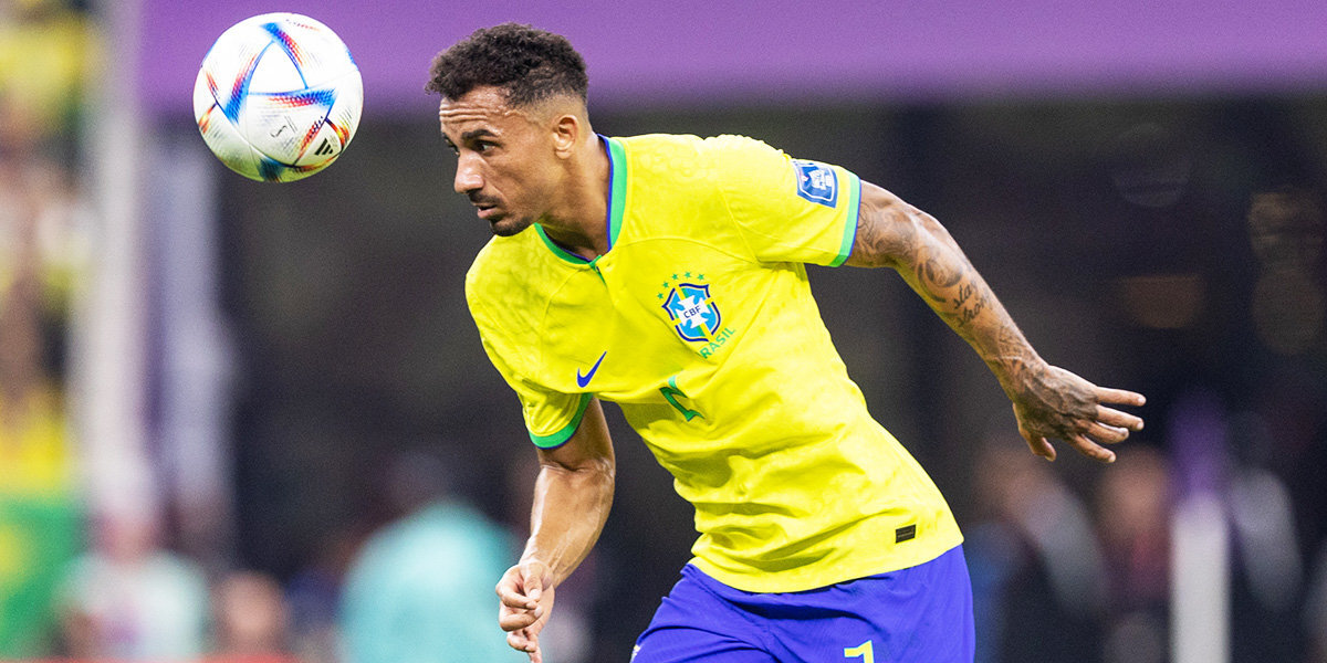 Защитник сборной Бразилии Данилу из-за травмы выбыл до конца группового этапа ЧМ-2022 — СМИ