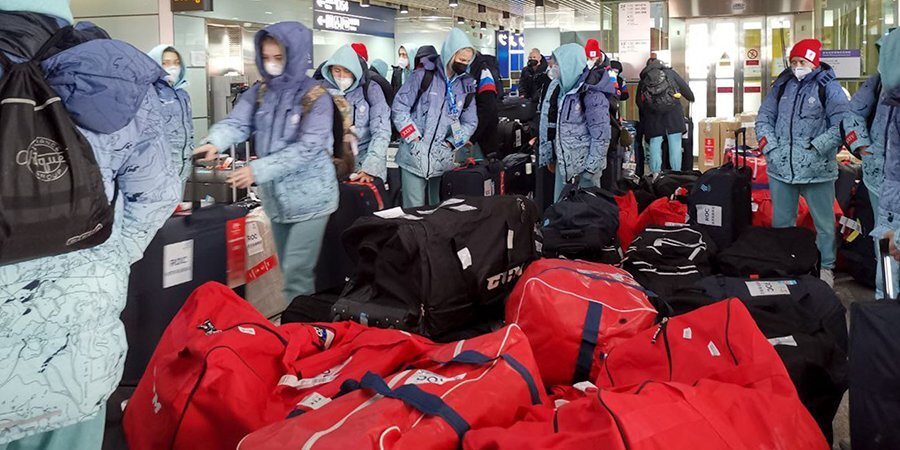 Российские олимпийцы более трех часов ждали свой багаж после прилета в Пекин