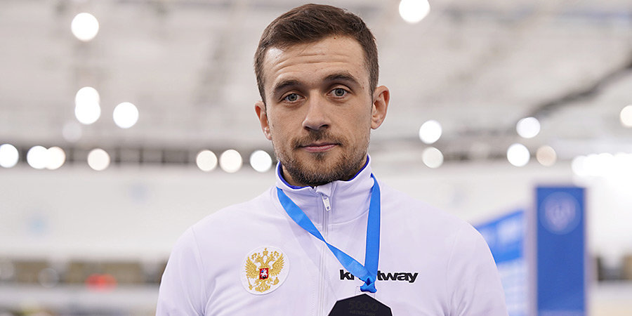 Конькобежец Юсков присоединился к команде на сборе в Иркутске