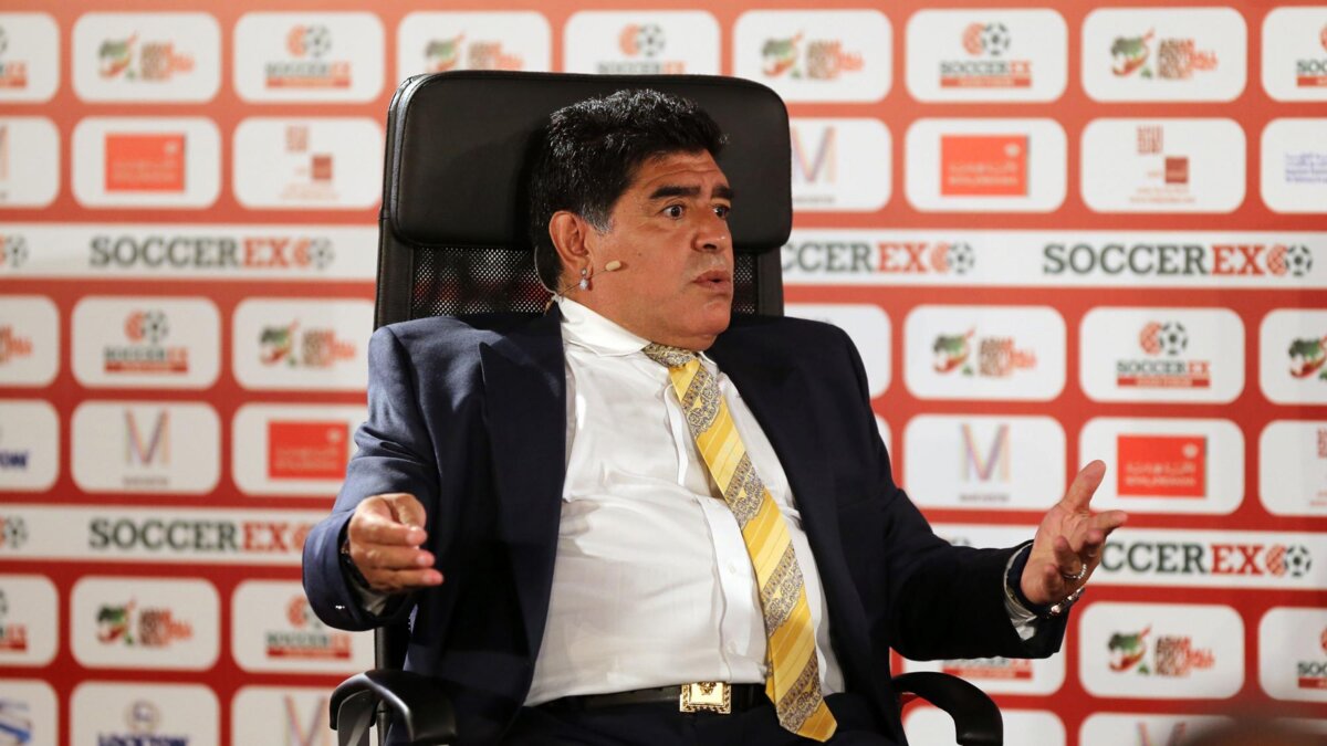 Марадона обвинил президента страны в произошедшем перед матчем «Ривер Плейт» — «Бока Хуниорс»