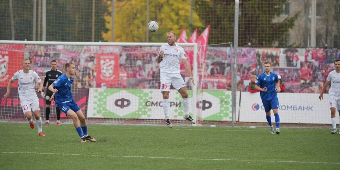 Глушаков дебютировал за костромской «Спартак» во Второй лиге, отыграв весь матч