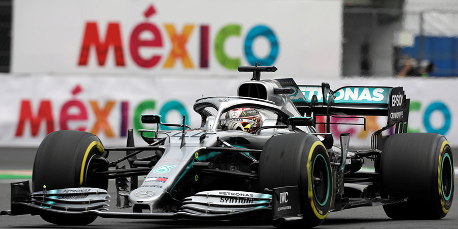 Хэмилтон выиграл Гран-при Мексики, Квят из-за штрафа не попал в очки