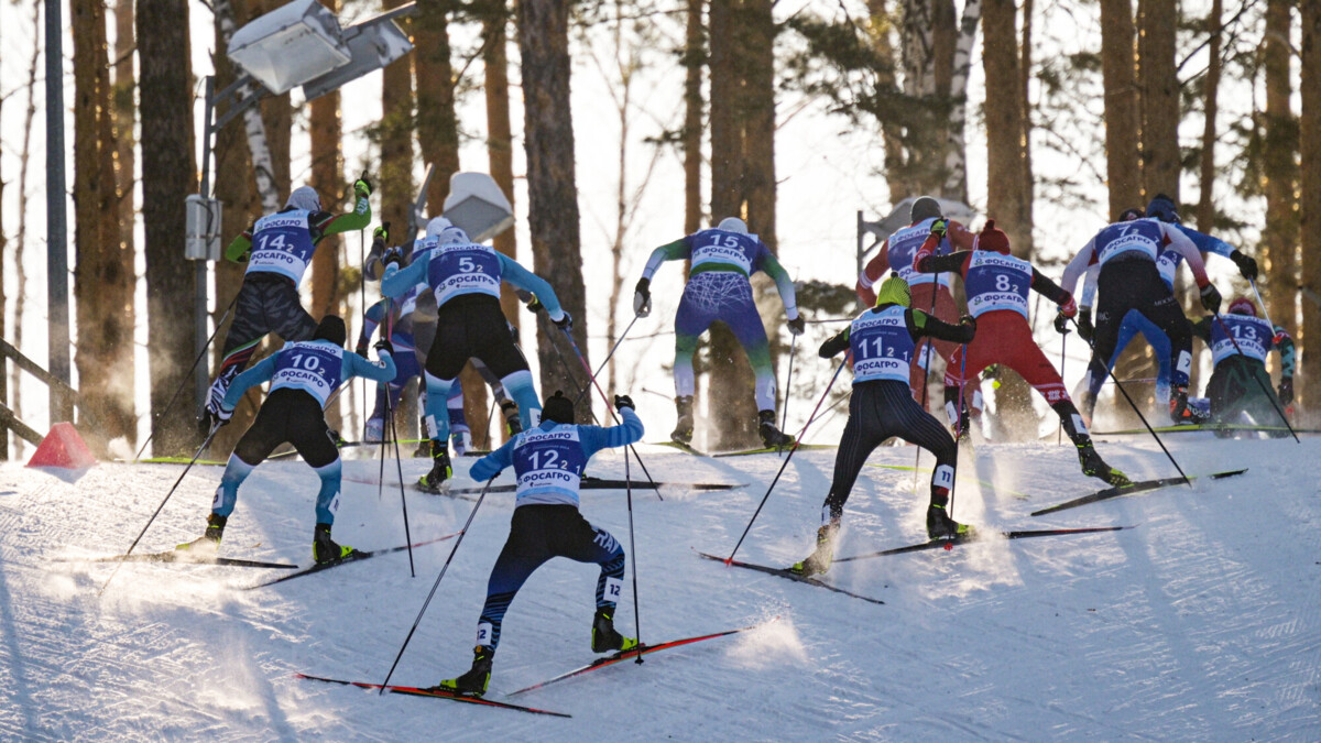 Старт женского лыжного марафона на Спартакиаде в Тюмени перенесен на час из‑за погодных условий