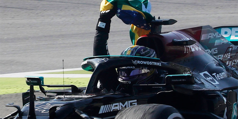 Хэмилтон получил штраф за расстегнутые ремни безопасности на Гран-при Бразилии