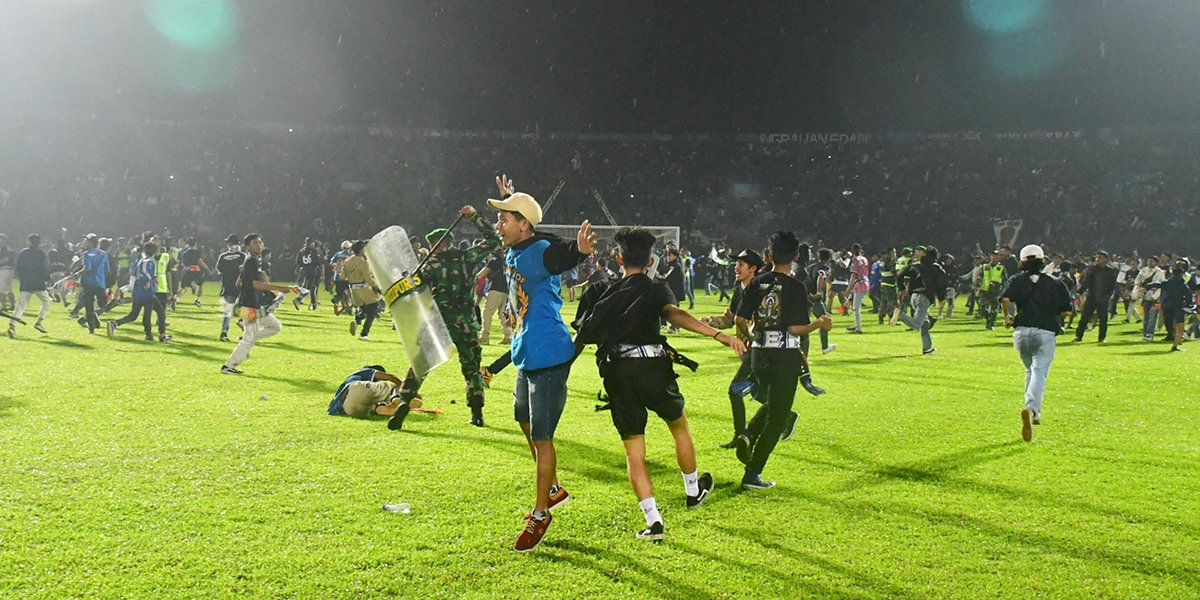 Количество погибших в результате беспорядков на стадионе в Индонезии возросло до 174