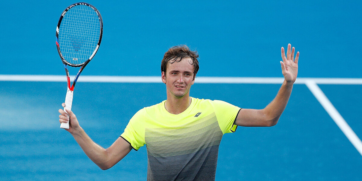 Медведев вышел в четвертьфинал турнира в Монте-Карло, обыграв Циципаса