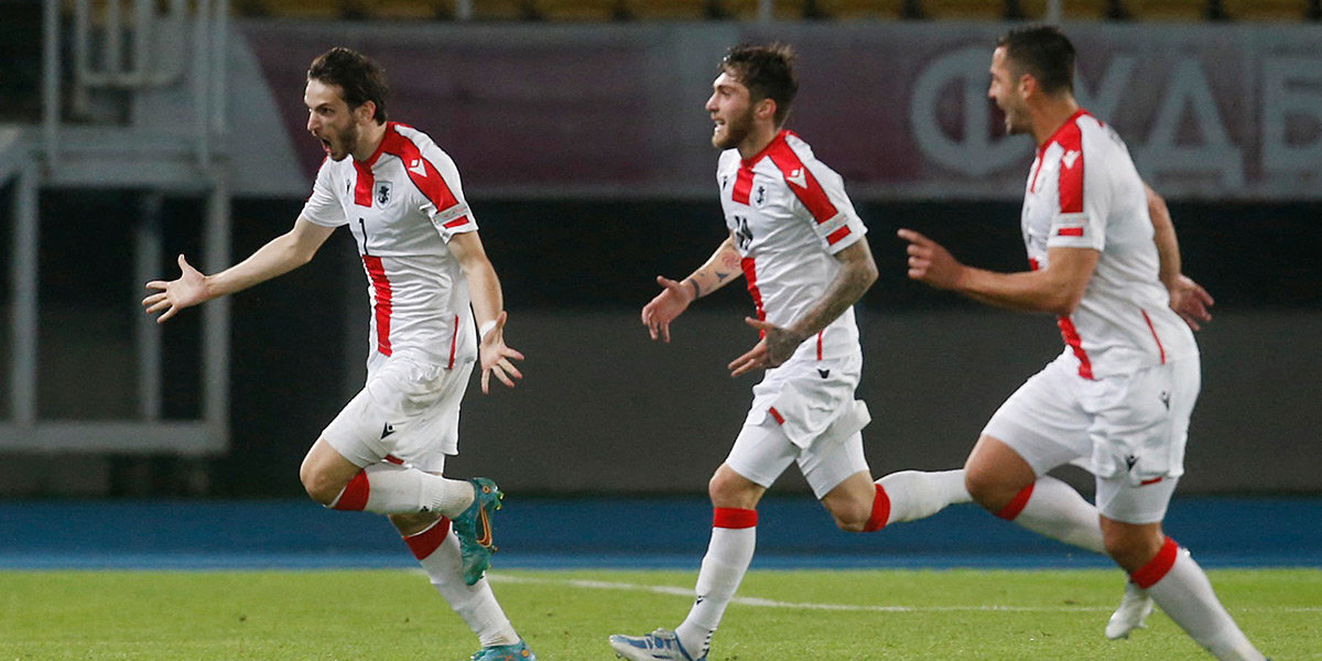 Кварацхелия забил и помог сборной Грузии разгромить Северную Македонию