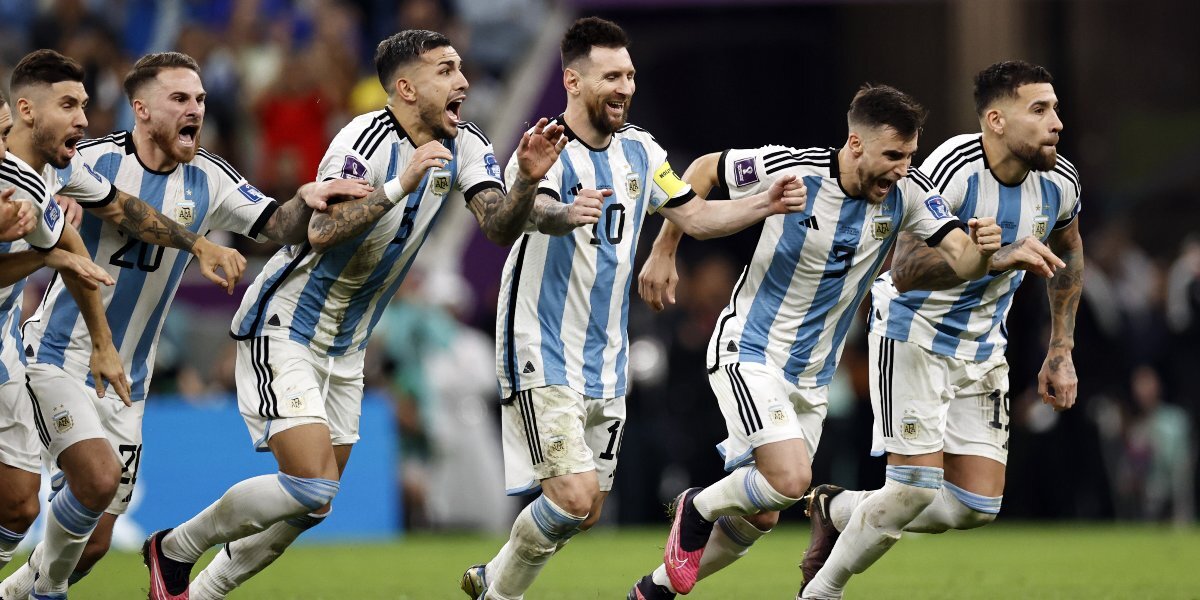 «Футболисты сборной Аргентины не только признают фигуру Месси как абсолютного лидера, а искренне играют за него» — Григорян