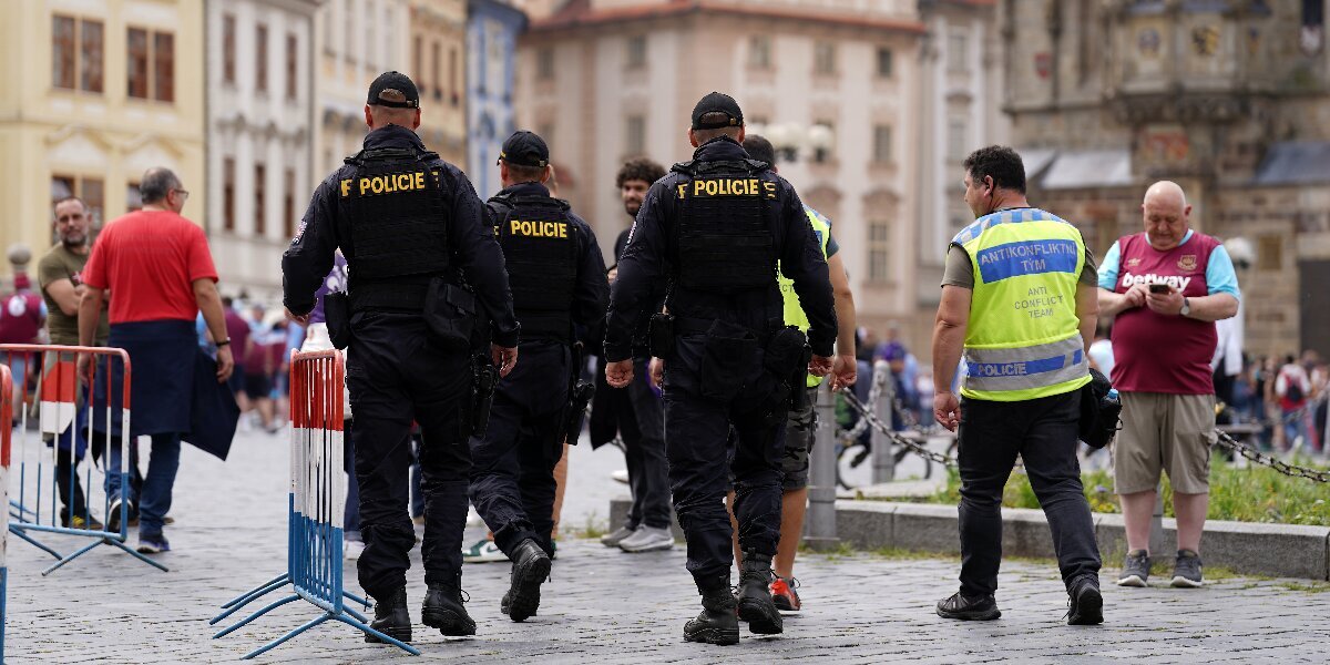 Чешская полиция задержала 16 болельщиков перед финалом Лиги конференций
