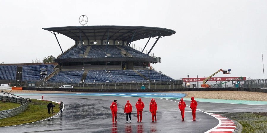 Старт первой тренировки Гран-при Айфеля отложен из-за плохой погоды