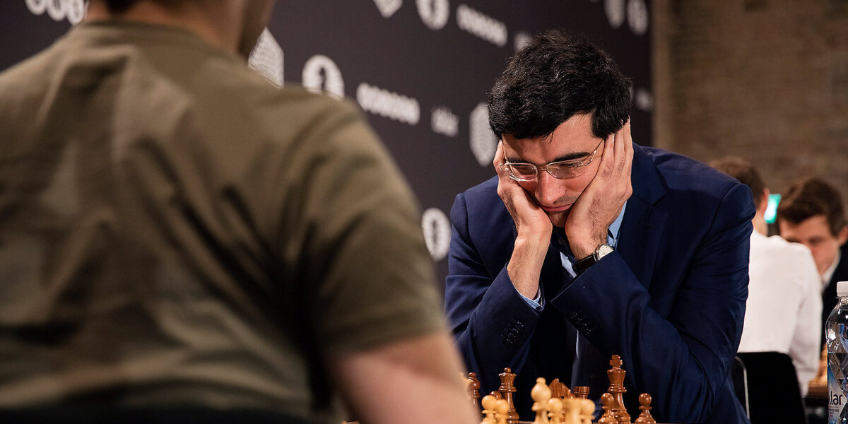 Крамник одержал победу чёрными в 7-м туре в Англии
