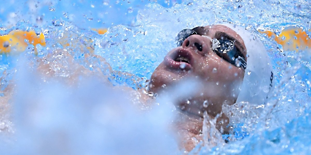 Рылов одержал победу на дистанции 200 м на спине на чемпионате России на короткой воде