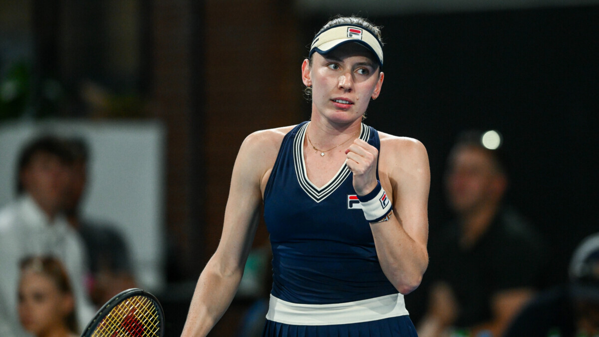 Теннисистка Александрова вышла во второй круг турнира в Дохе