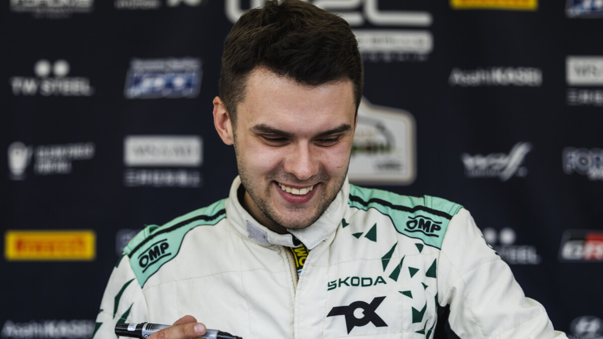 Российский автогонщик Грязин ждет разрешения от федерации, чтобы представлять Болгарию