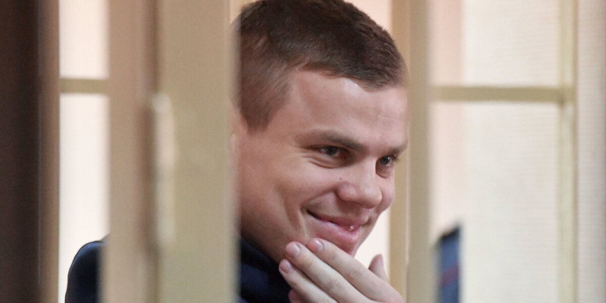 Адвокат Кокорина объяснил, почему футболист бил чиновника стулом