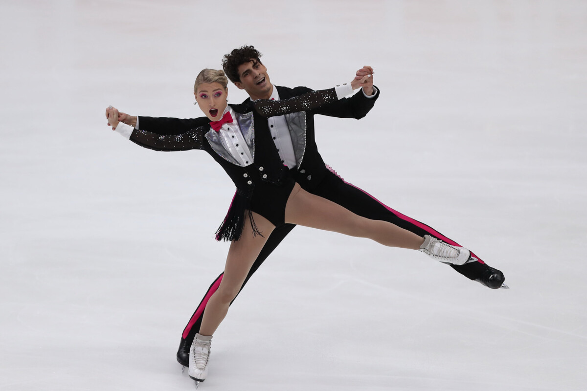 Канадцы Гиллес и Пуарье выиграли этап серии Гран‑при в Китае в танцах на льду
