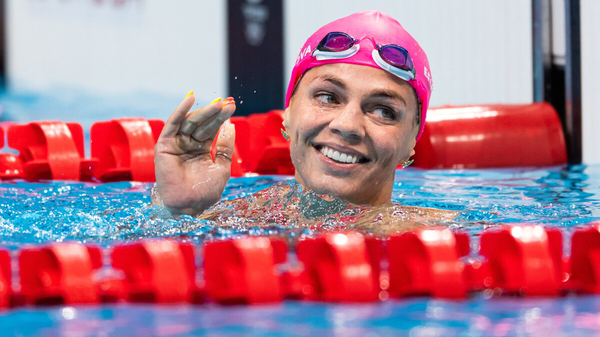 «Хорошо, что Ефимова остается в спорте». Самая титулованная пловчиха России вернулась к стартам