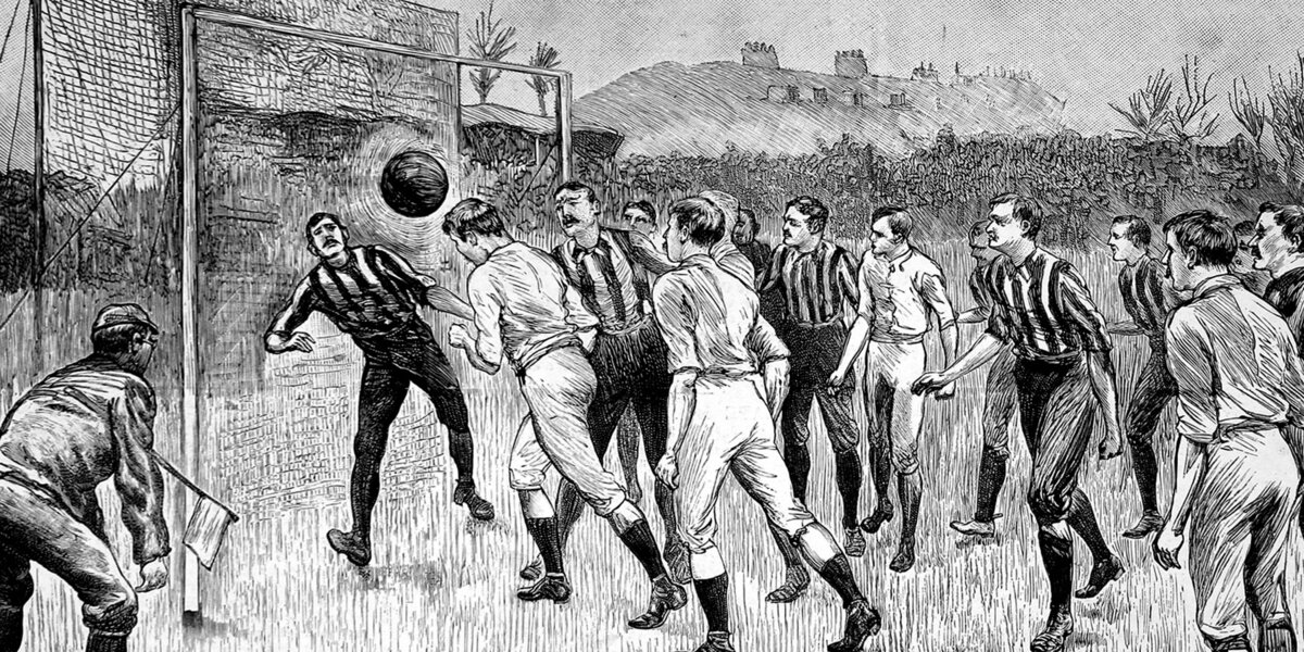 «Игрока, бегущего с мячом в руках, разрешается бить по ногам». 155 лет назад в адских муках родился Его Величество Футбол