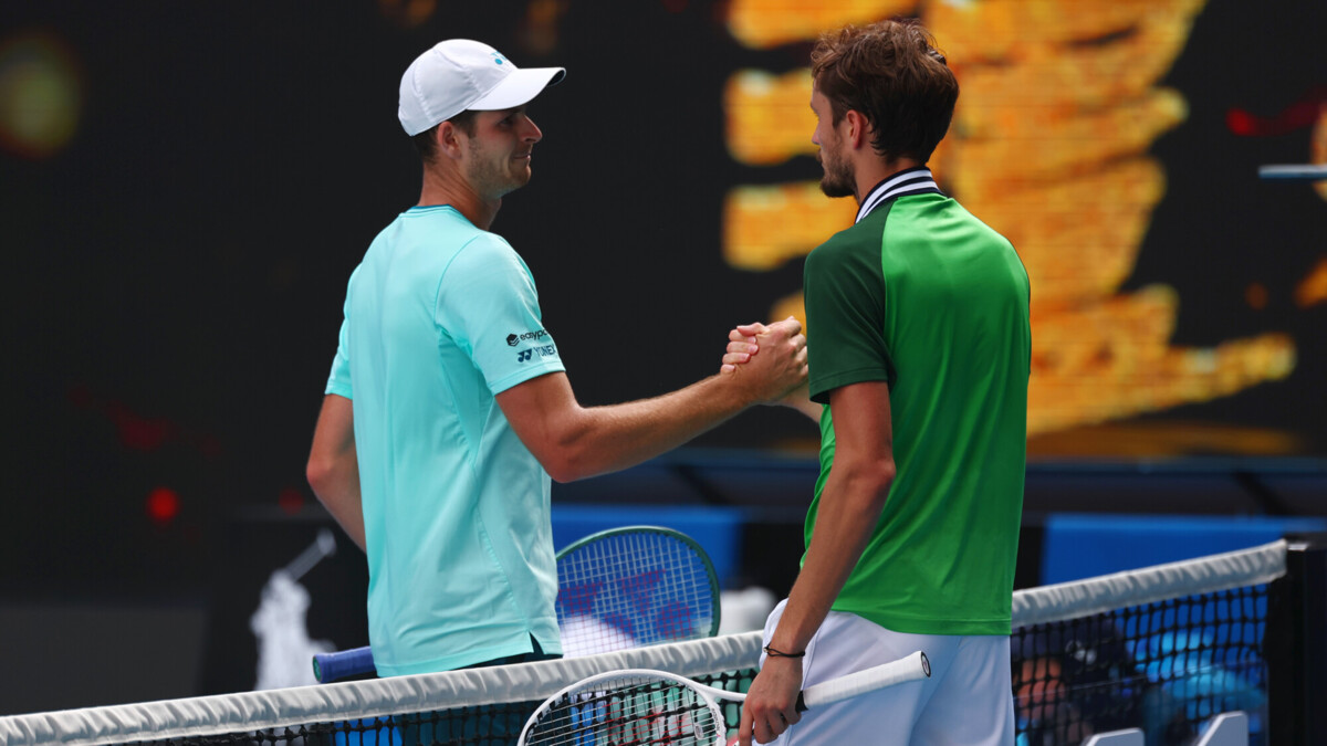 Матч Медведева и Хуркача стал украшением Australian Open, считает Чесноков