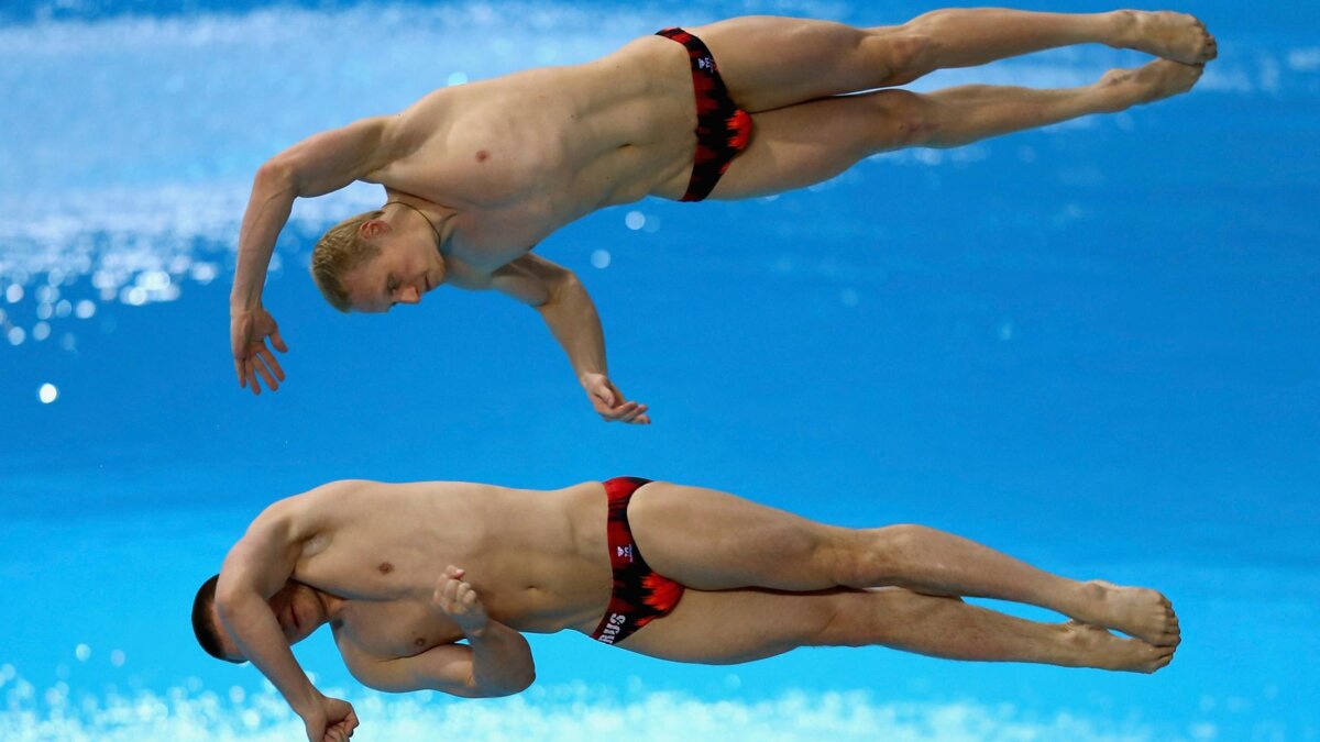 Кузнецов и Захаров выиграли золото ЧЕ в синхронных прыжках в воду с 3-метрового трамплина