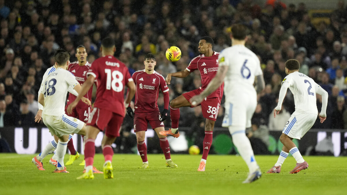 «Ливерпуль» упустил победу в матче АПЛ «Лидсом», выигрывая 2:0