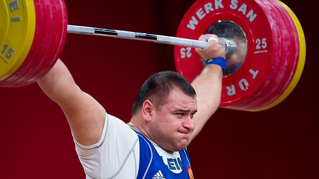 Пять российских тяжелоатлетов отстранены от соревнований из-за проблем с допингом