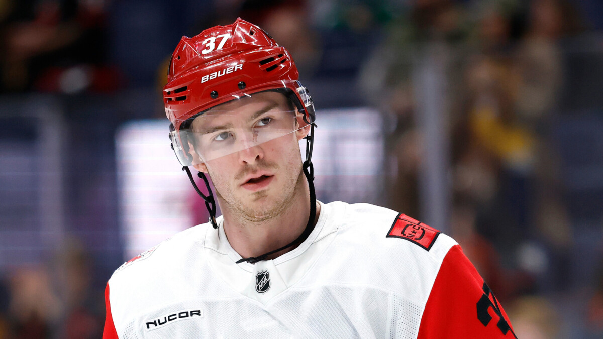 «Каролина» победила «Нэшвилл» в матче НХЛ, Свечников отдал две результативные передачи