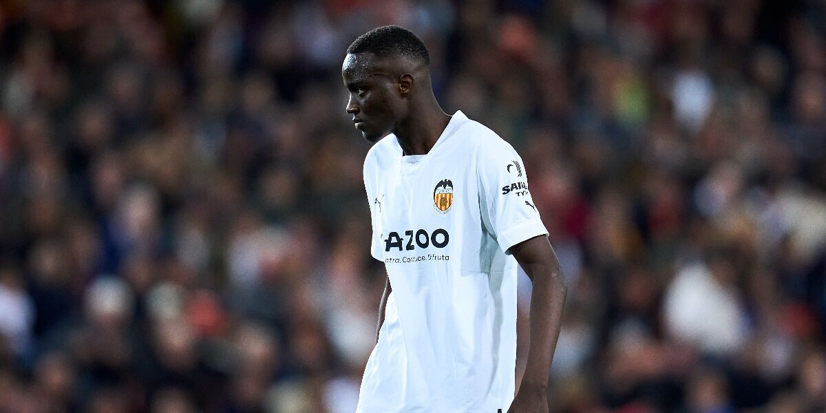 Футболист «Валенсии» Дьяхаби отказался позировать с баннером против расизма перед матчем Ла Лиги