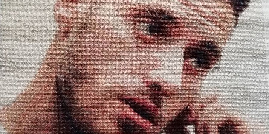 78 недель и 60 цветов: фанатка ЦСКА вышила крестиком крутой портрет Влашича и поделилась техникой с «Матч ТВ»
