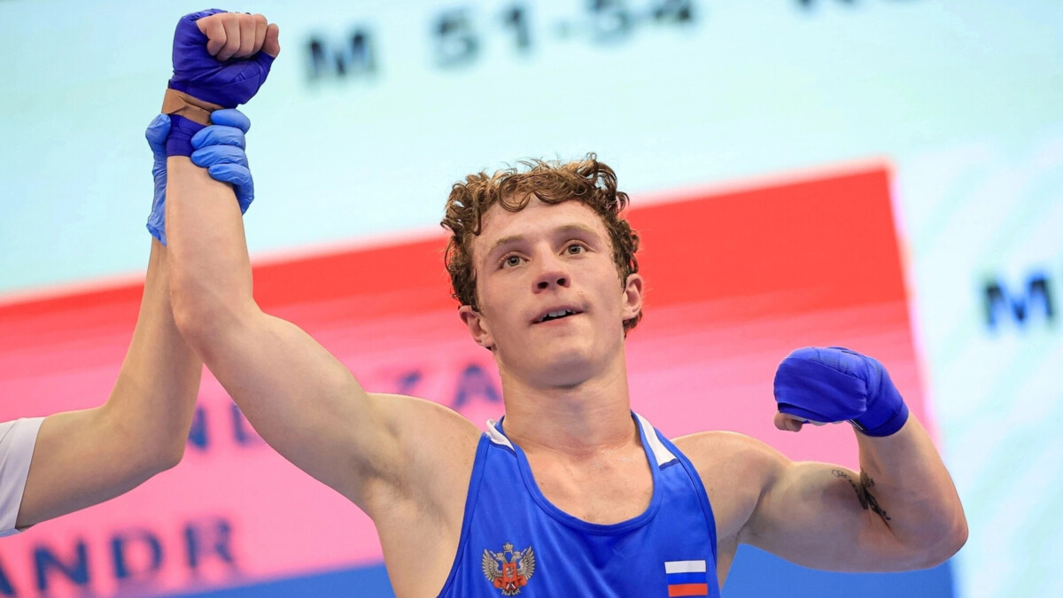 Боксер Рогозин: «Был уверен в победе в четвертьфинале ЧМ»