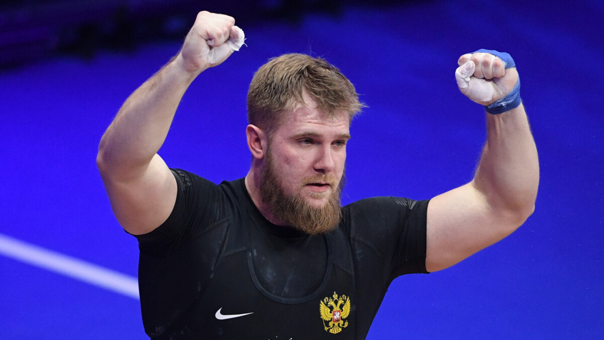 Российский тяжелоатлет Купцов выиграл золото на Играх БРИКС