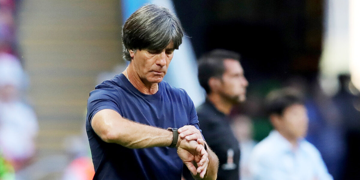 Лев принял решение остаться во главе сборной Германии после провала в России