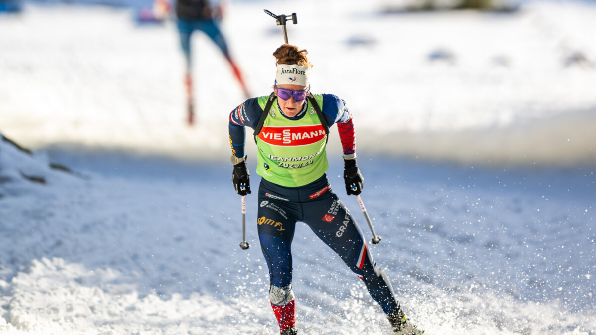 Французская биатлонистка Жанмонно выиграла спринт на этапе Кубка мира в Хохфильцене