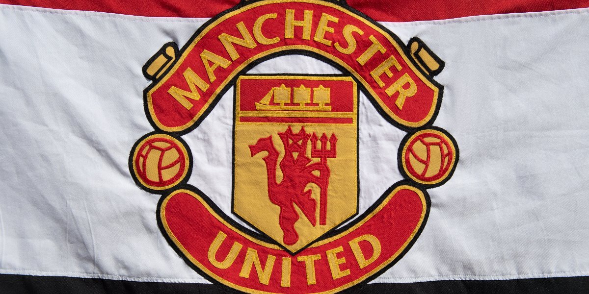 «Манчестер Юнайтед» заключил рекордный спонсорский контракт на 1 млрд евро — СМИ
