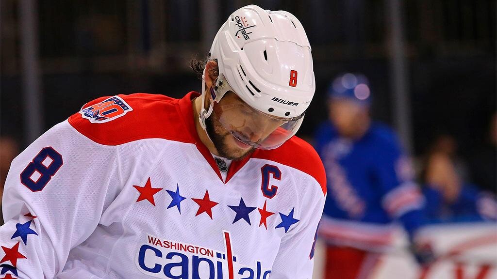 Овечкин стал третьей звездой дня в НХЛ