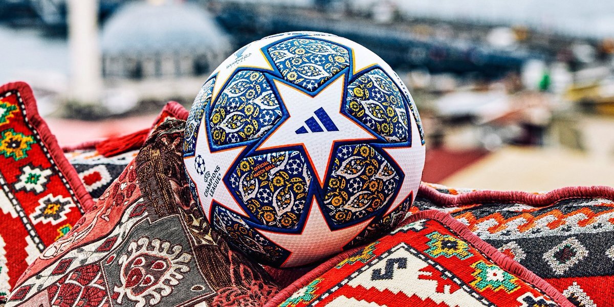 УЕФА представил мяч финала Лиги чемпионов в Стамбуле