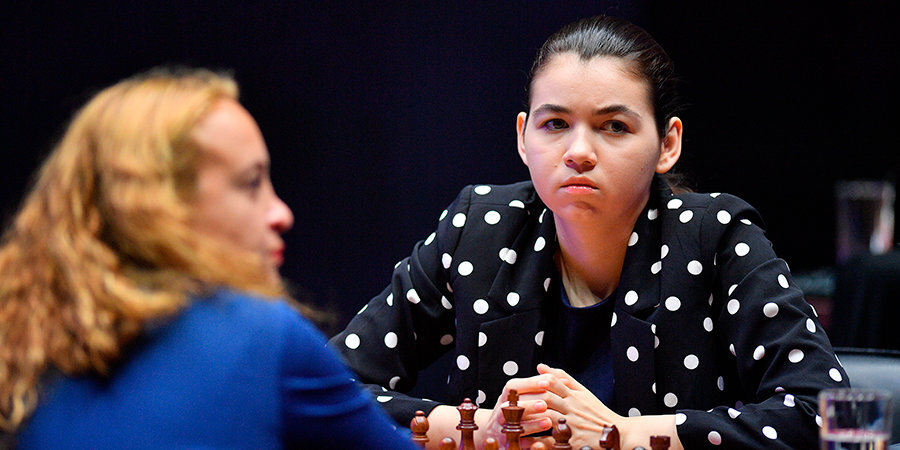 Горячкина уступила в четвертой партии матча за шахматную корону