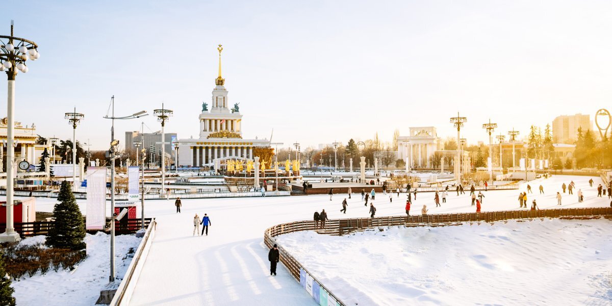 «Матч ТВ» и ВДНХ проведут соревнования по биатлону на самом большом катке Москвы