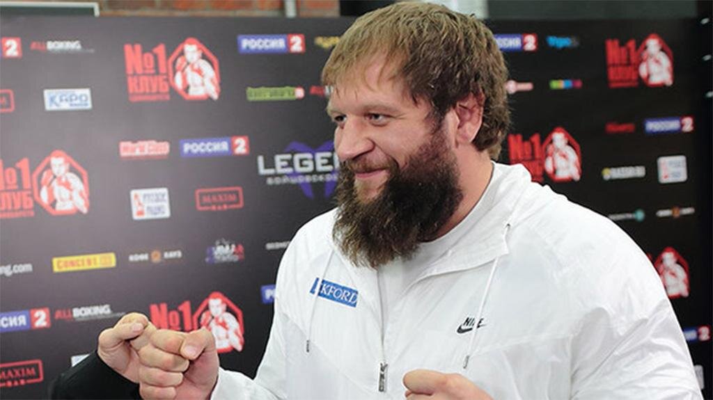 Александр Емельяненко: «Через месяц я смогу выйти на ринг»