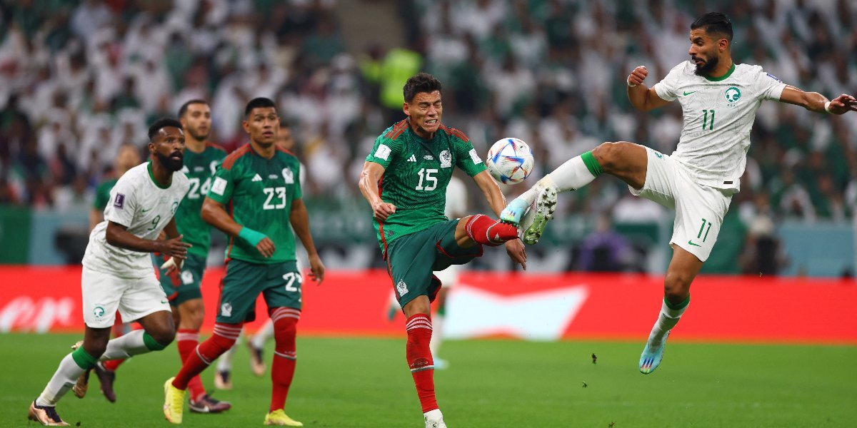 Сборные Саудовской Аравии и Мексики не открыли счет в первом тайме матча ЧМ-2022 в Катаре