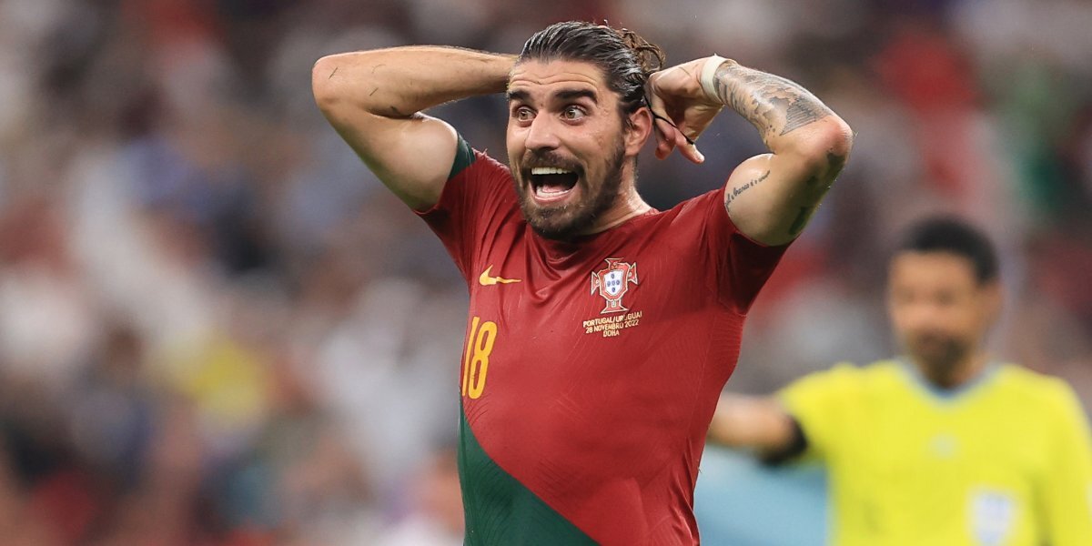 Португалия — Уругвай — 0:0 Португалец Невеш получил желтую карточку на 38-й минуте матча ЧМ