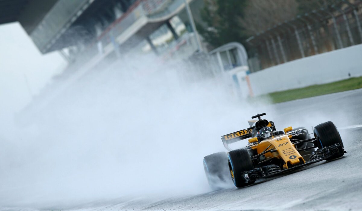 Руководство французского автопроизводителя «Рено» подтвердило, что команда останется в «Формуле-1»