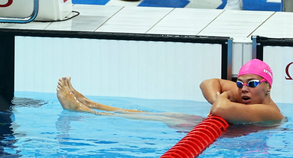 Ефимова и Чикунова остались без медалей в заплыве на 100 метров брассом на ОИ