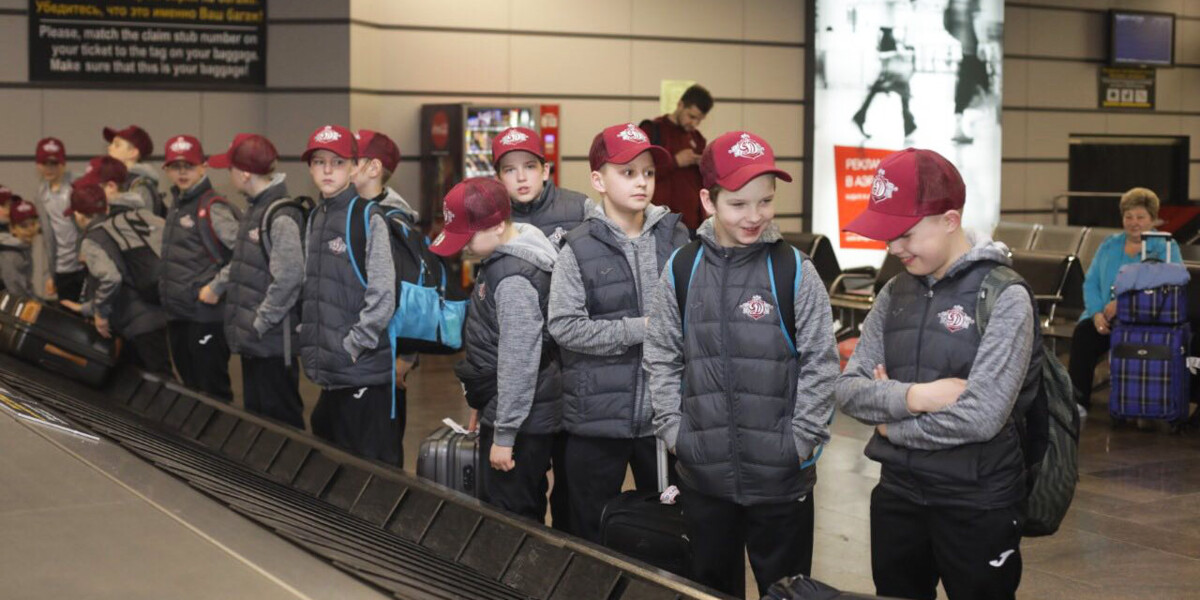 Потерянный багаж детских хоккейных команд найден и отправлен в Сочи