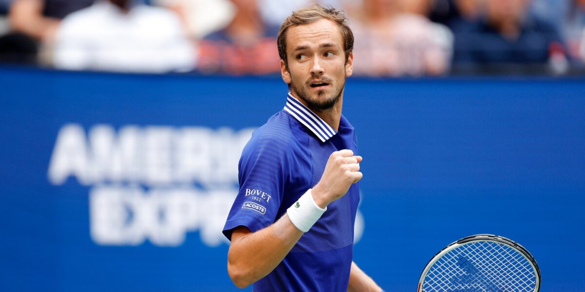 Медведев победил Хуркача на старте Итогового турнира ATP