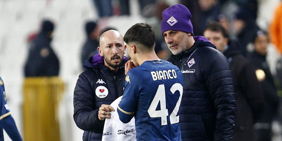 Тренер «Фиорентины» сообщил, что фанат сломал нос игроку команды в матче плей-офф Лиги конференций